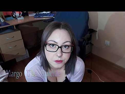❤️ မျက်မှန်တပ်ထားသော Sexy ကောင်မလေး Dildo ကို ကင်မရာတွင် နက်ရှိုင်းစွာ စုပ်သည်။ ❤️ Porno မှာ ငါတို့မှာ ❌️❤